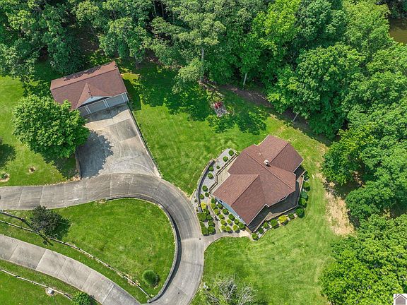 3rd image of 395 Shelton Ln