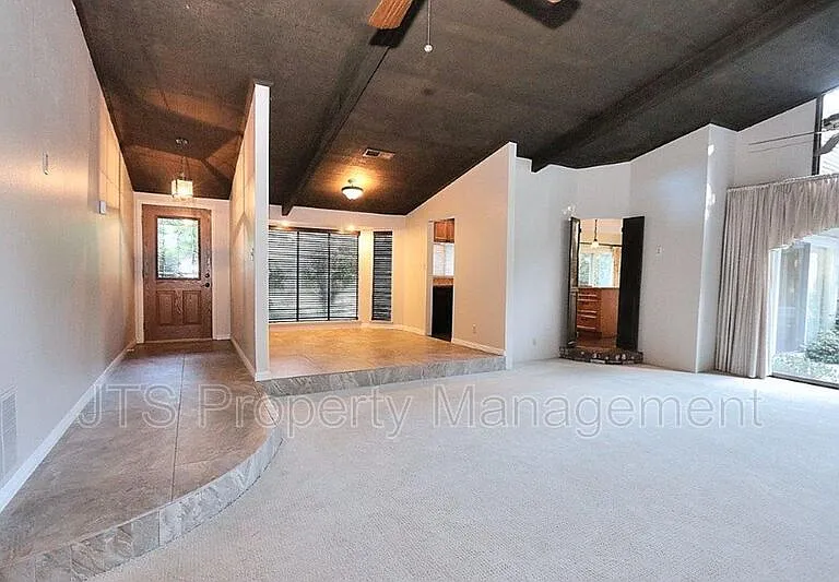 1060 Sand Bar Cir — Photo 13