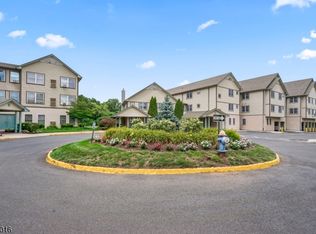 89 Park Edge BLDG 1 #3F, Berkeley Heights Twp., NJ 07922
