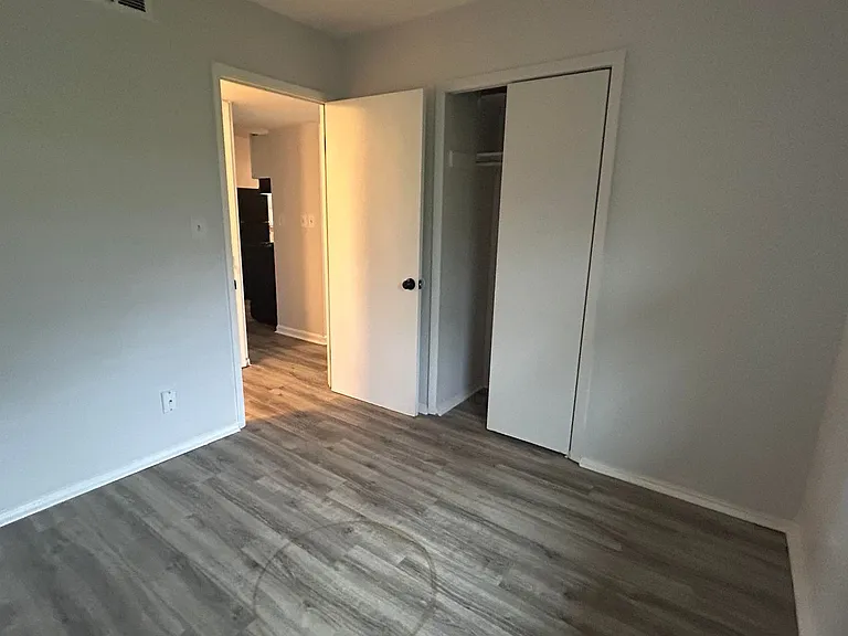 516 Hillview Blvd — Photo 10