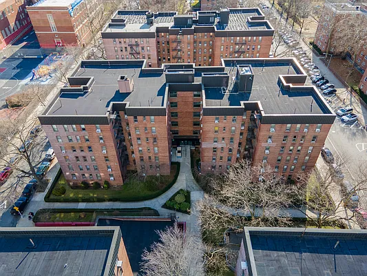 Sold by Venezia Realty Group LLC | media 15