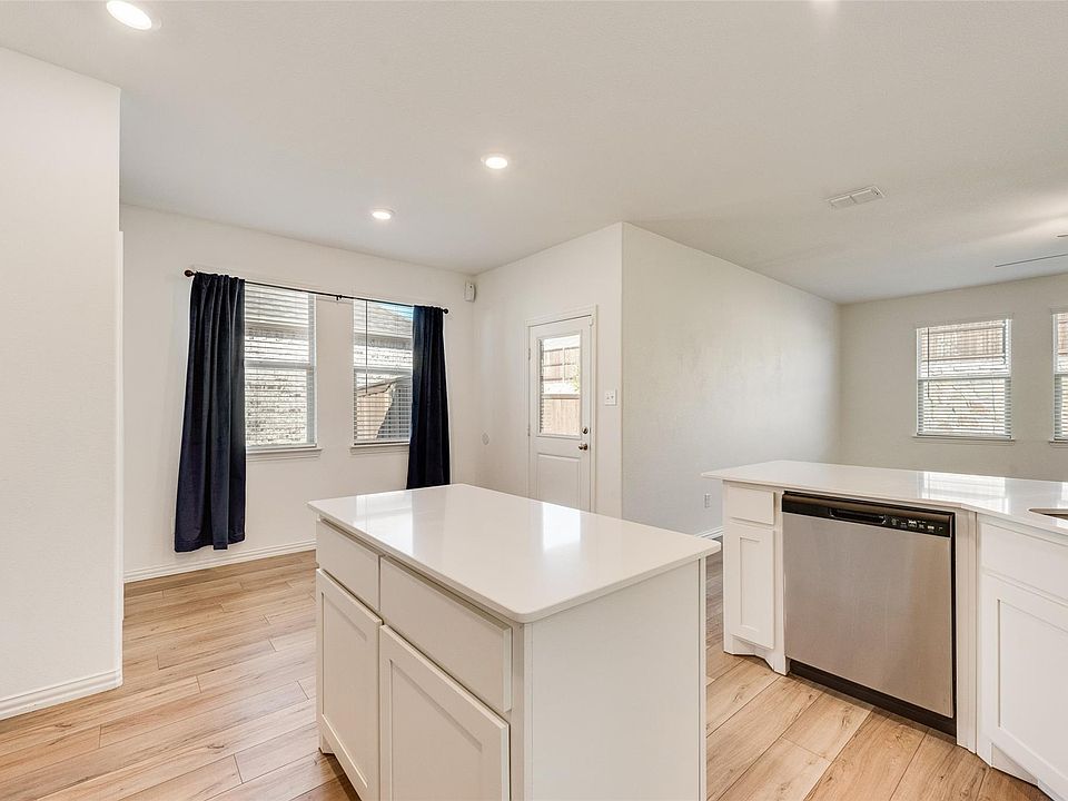 1st image of 3305 Appleton St
