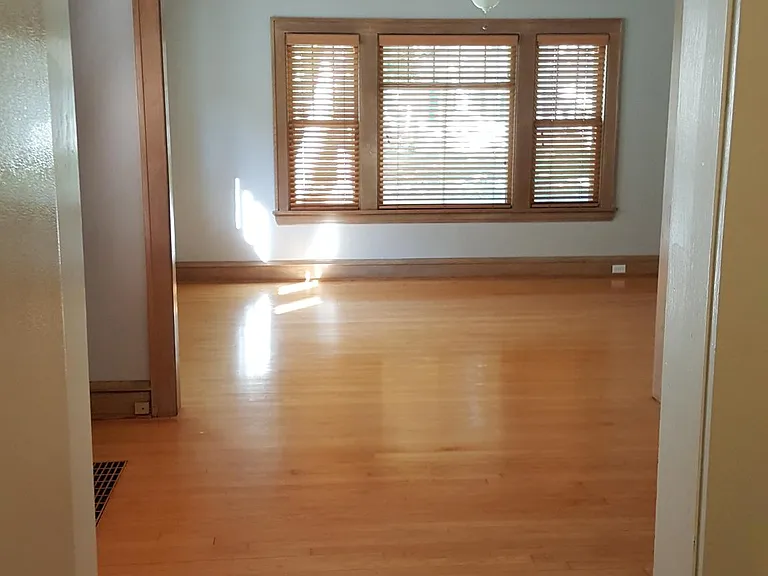 4409 Nokomis Ave — Photo 3