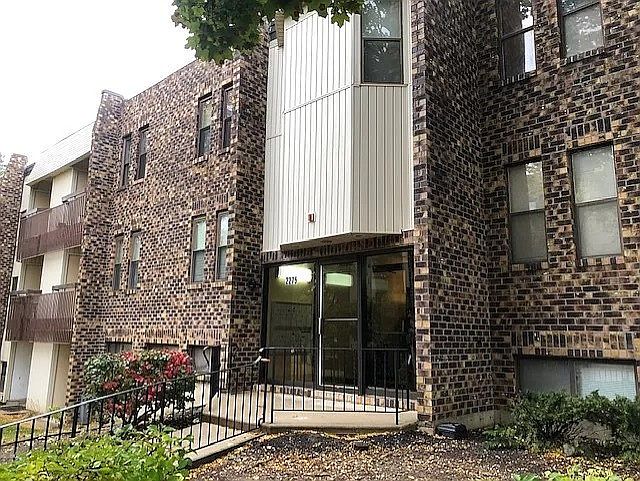 1st image of 2275 Country Club Dr APT 15