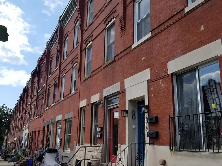 2911 W Girard Ave #2 — Photo 1