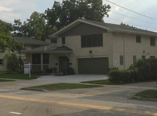 740 Chestnut St APT 2, Deerfield, IL 60015