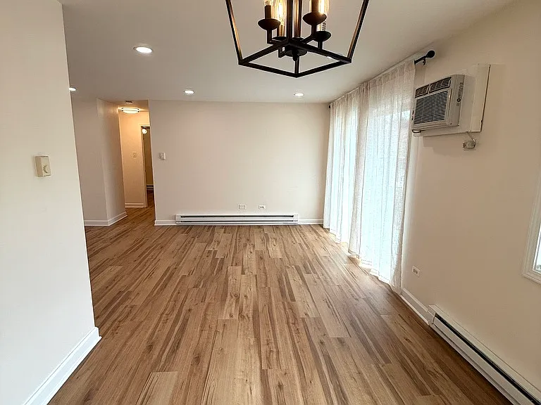 11810 S Komensky Ave #103 — Photo 2