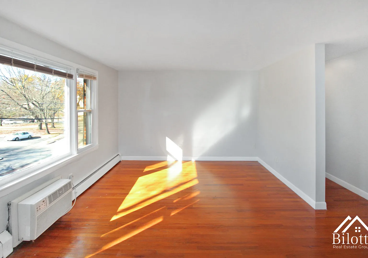 115 Bourne Ave — Photo 4