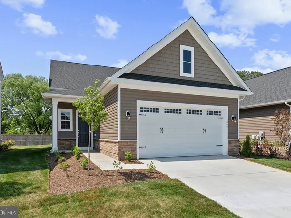 1009 Champlain Ct, Trappe, MD 21673