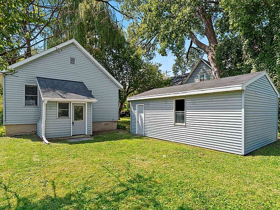 3rd image of 1021 Klaus St