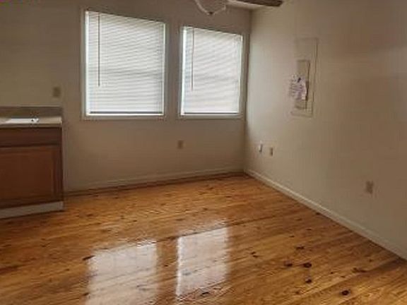 4th image of 4247 Hadlock Rd