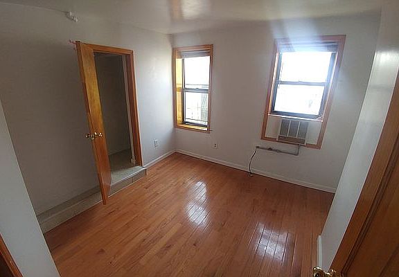 2nd image of 83 Eldridge St #E2