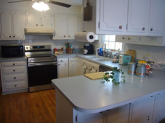 5th image of 2295 Kentwood Dr