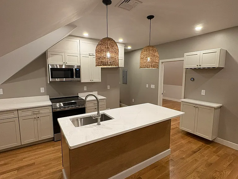 14-16 8th St #3 — Photo 1