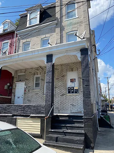 387 W Liberty St #3 Photo 1