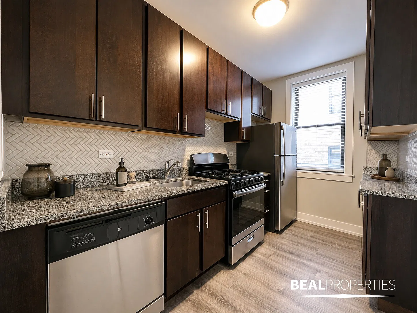 701-715 West Brompton — Photo 3
