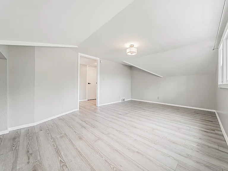 24111 Edgehill Dr — Photo 25