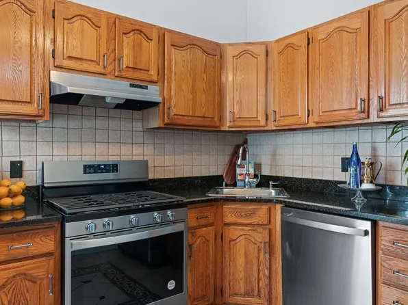 393 Fairmount Avenue image 11 of 41