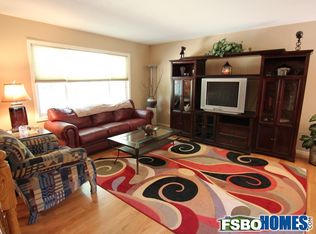 2337 Ridge Trl NE, Cedar Rapids, IA 52402