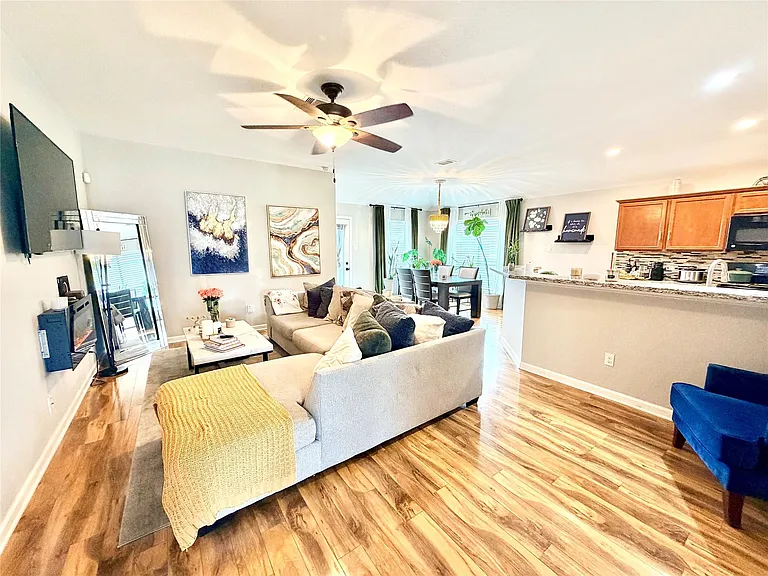 1807 Emerson Ridge Dr — Photo 8