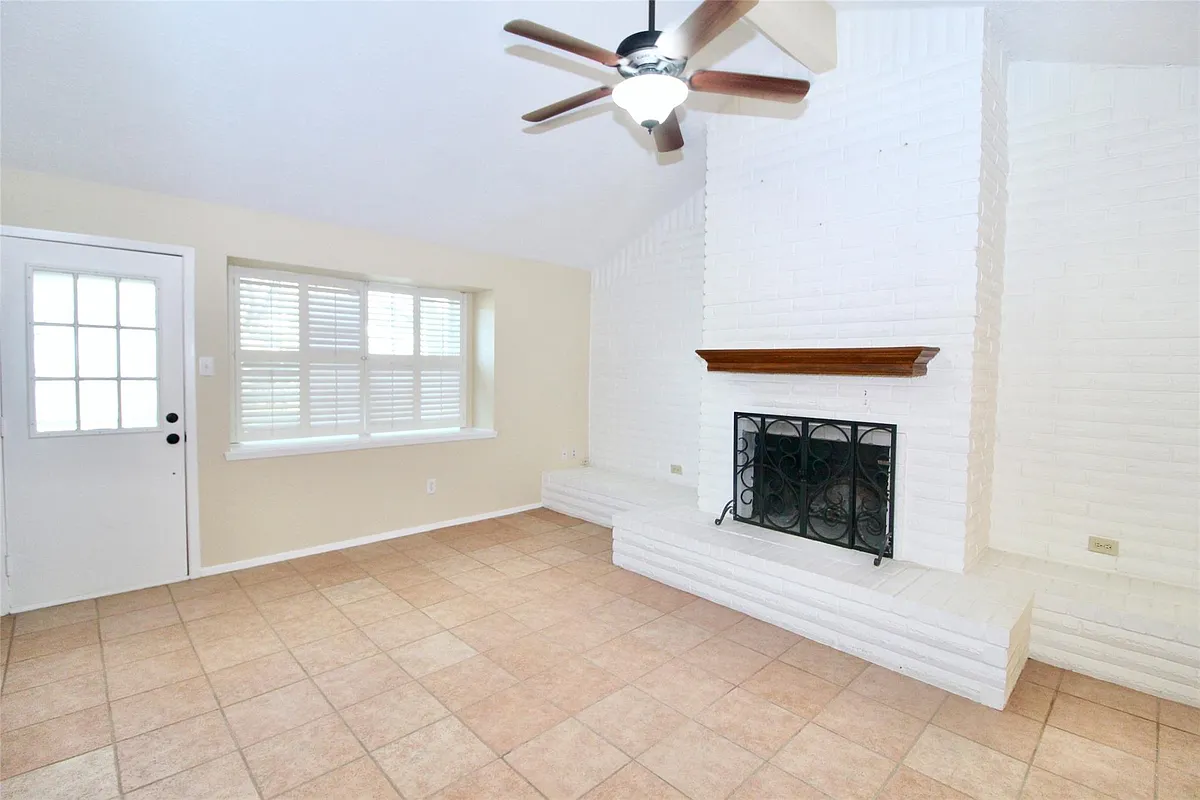 Building Photo - 16731 Rippling Mill Dr