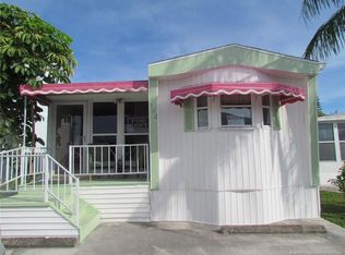 582 Nettles Blvd, Jensen Beach, FL 34957
