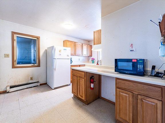2nd image of 2314 Wilson St
