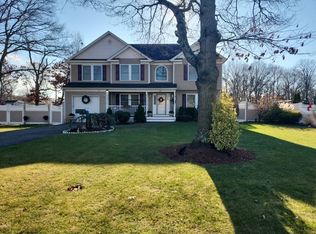 104 Queen St, Bay Shore, NY