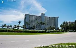 10600 S Ocean Dr #2 — Photo 44