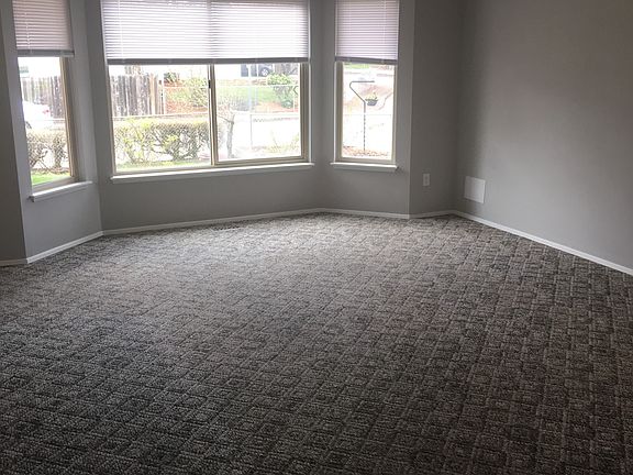 2nd image of 7215 NE 126th Ct