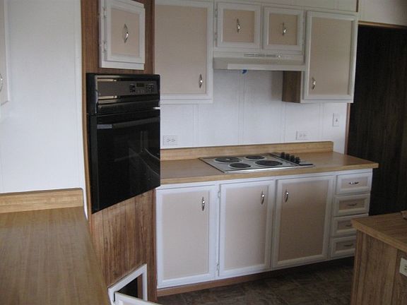 4th image of 1501 Karen Dr