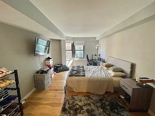 Rented by Olympia House Delaware LP | media 63