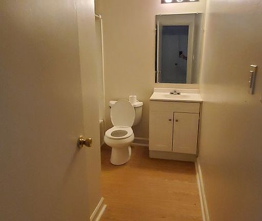 4th image of 725 Akron Dr #D