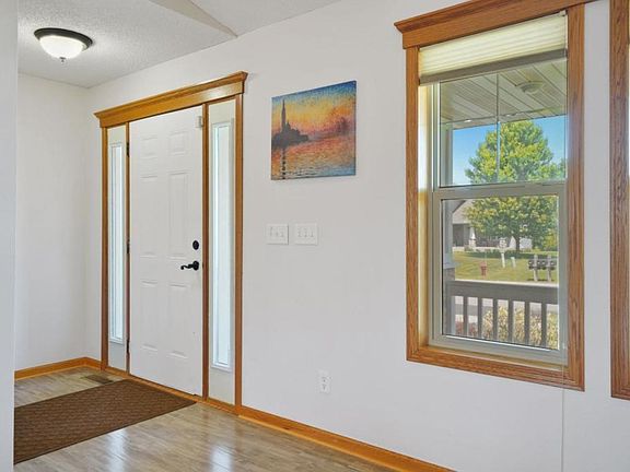 5th image of 10635 49th St NE