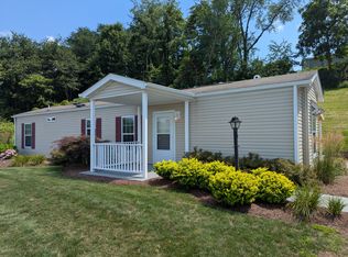 215 Cloverleaf Dr, Delmont, PA 15626