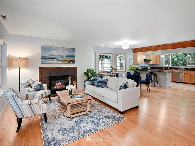 717 Moji Ln NW — Photo 3