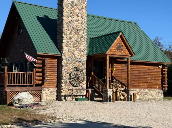 564 Wildwood Trl, Vanderbilt, MI 49795