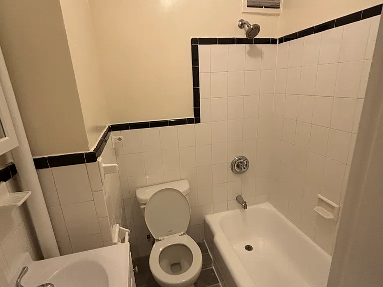 1505 Lexington Ave #3C — Photo 2