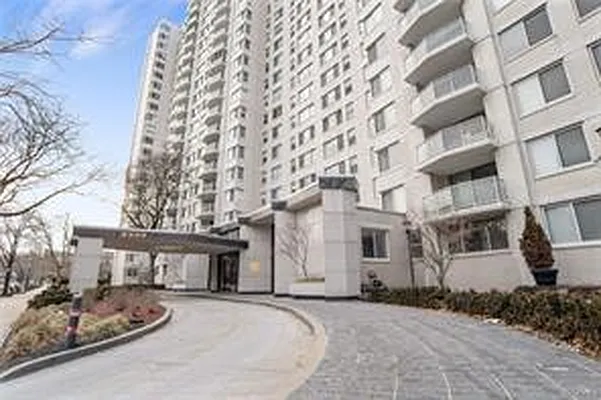 Sold by John Edwards Real Estate, Inc. | media 2