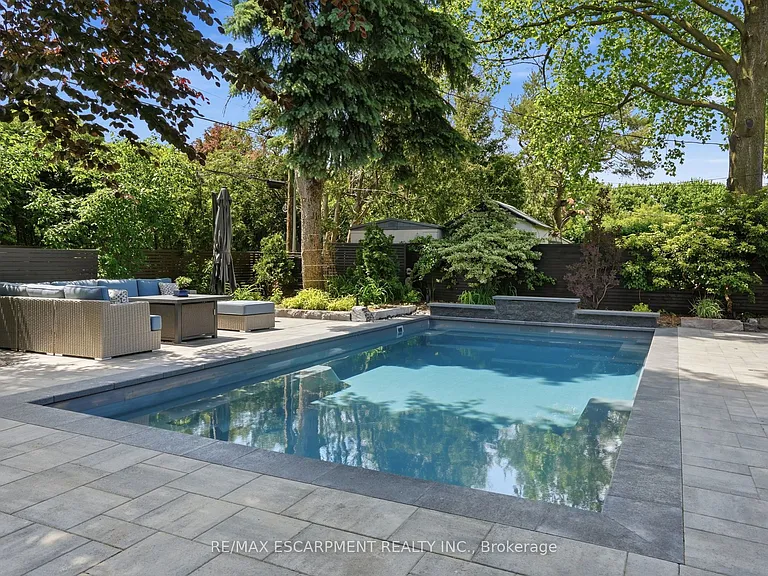 570 Rosedale Cres — Photo 33