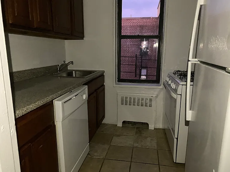 85th Dr — Photo 2