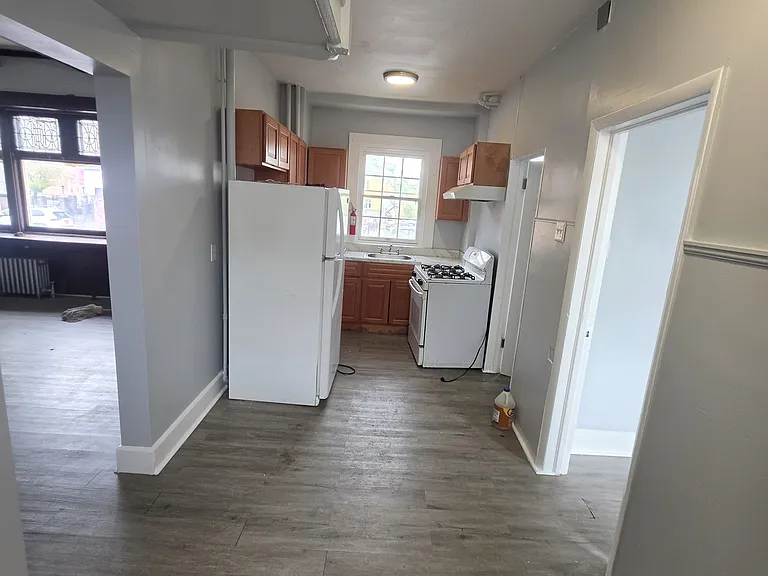 325 Roseville Ave #1 — Photo 2