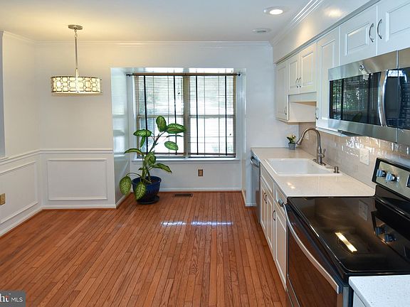 5th image of 3960 Collis Oak Ct
