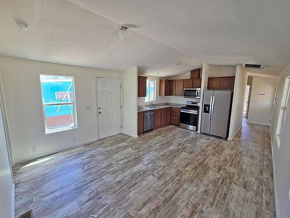 4th image of 1453 Elizabeth St #98