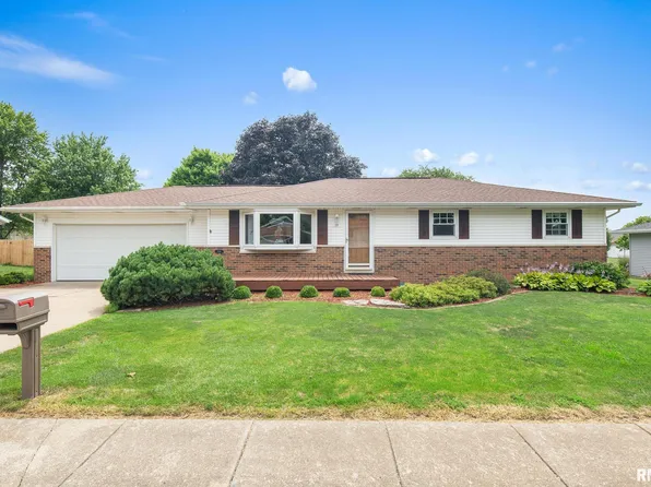 704 Ivy Ln, Tremont, IL 61568