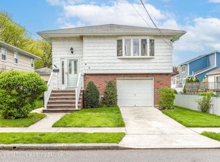 18 Ardsley St, Staten Island, NY 10306