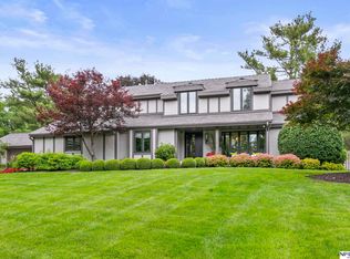 9738 Brentwood Rd, Omaha, NE 68114