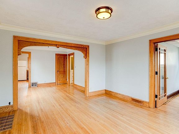 5th image of 4134 38th Ave S