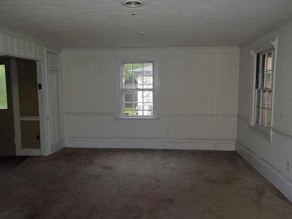 5th image of 620 Royal St
