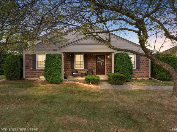 15823 Charleston Dr, Clinton Township, MI 48038